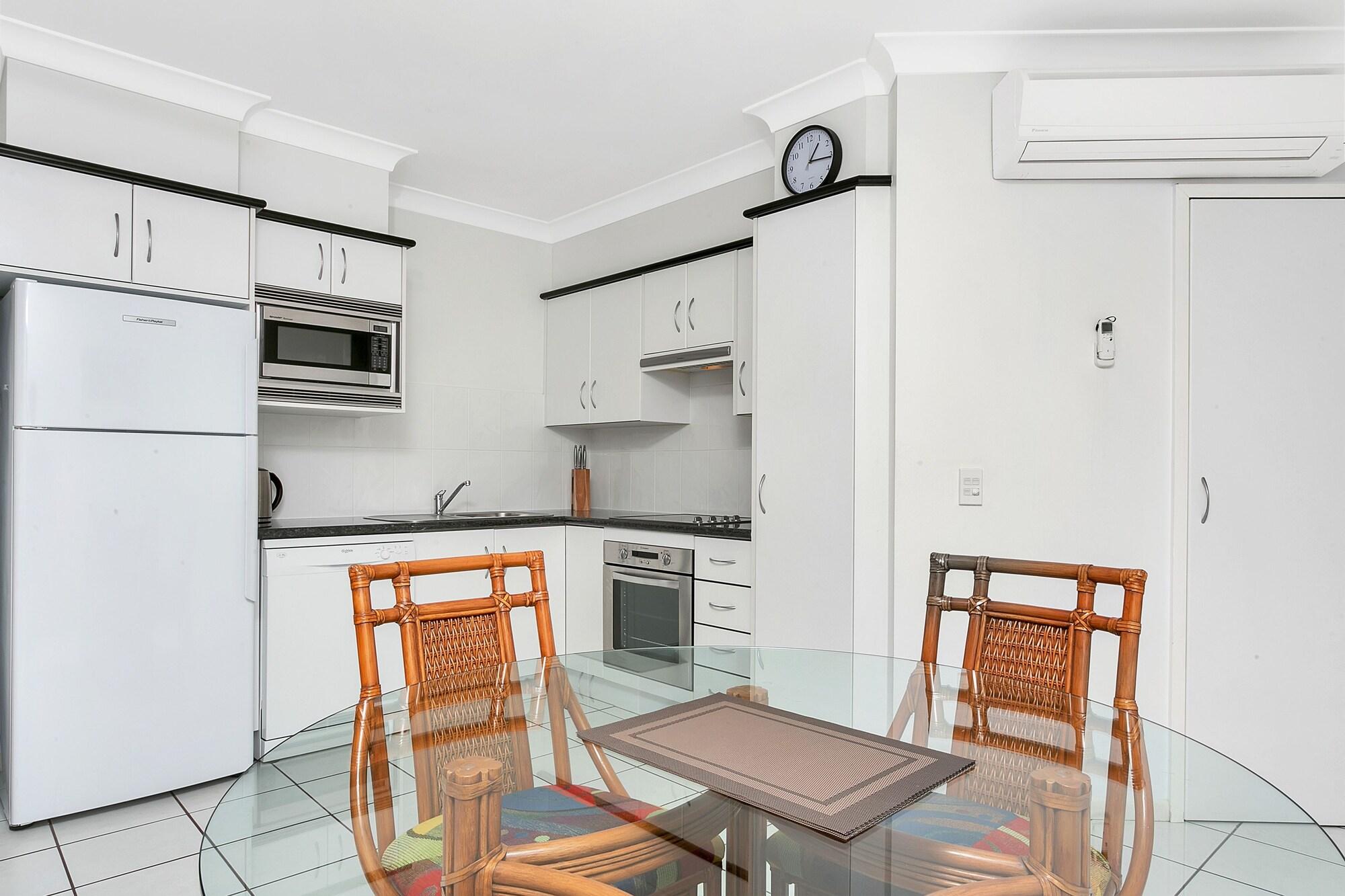 Beachfront Apartments On Тринити Бич Экстерьер фото