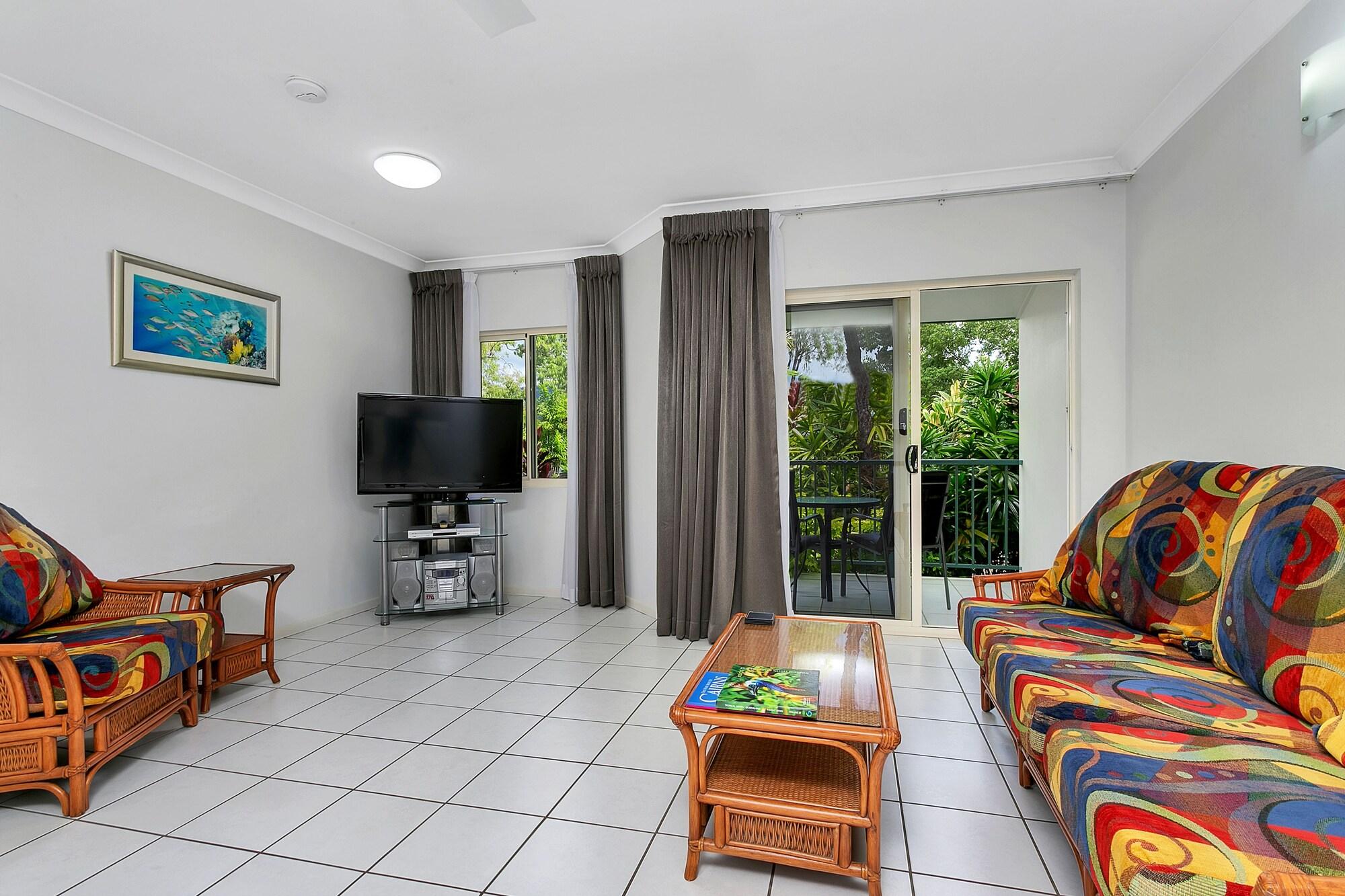 Beachfront Apartments On Тринити Бич Экстерьер фото