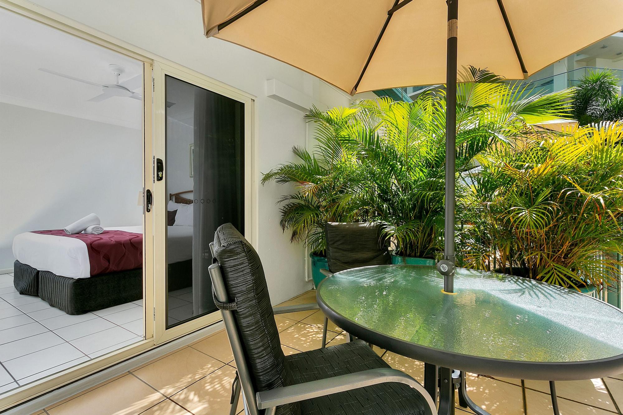 Beachfront Apartments On Тринити Бич Экстерьер фото