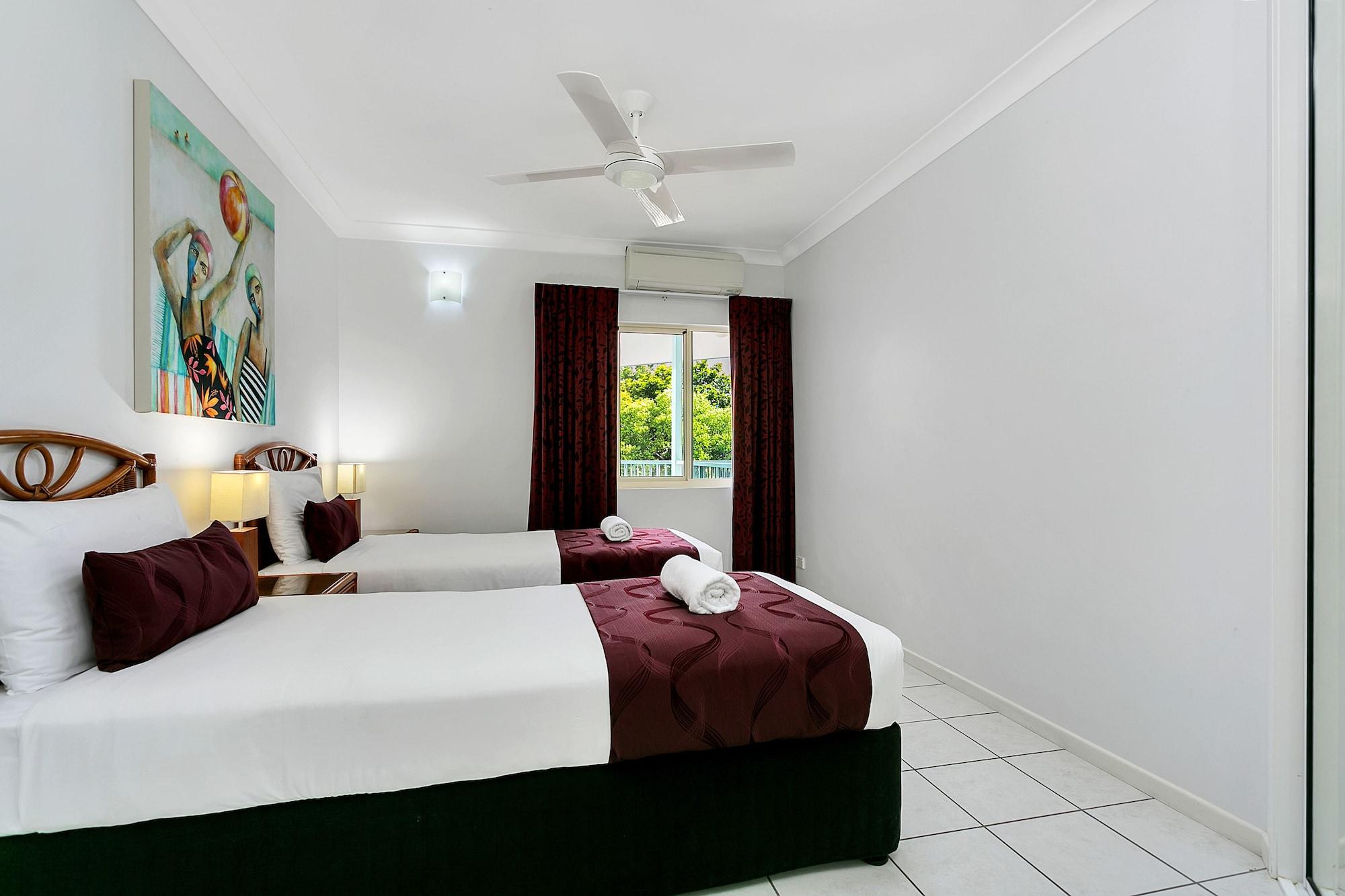 Beachfront Apartments On Тринити Бич Экстерьер фото