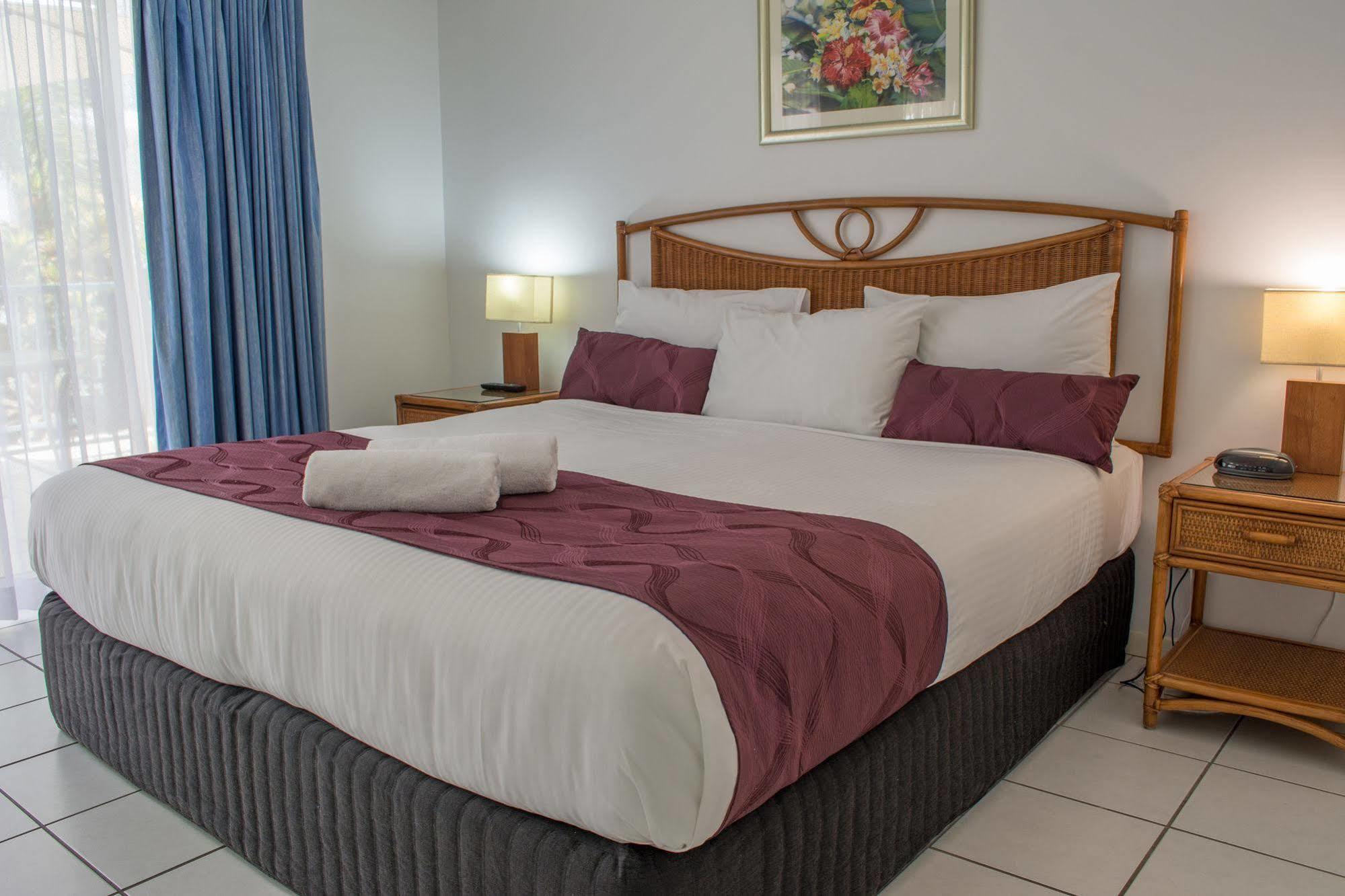 Beachfront Apartments On Тринити Бич Экстерьер фото